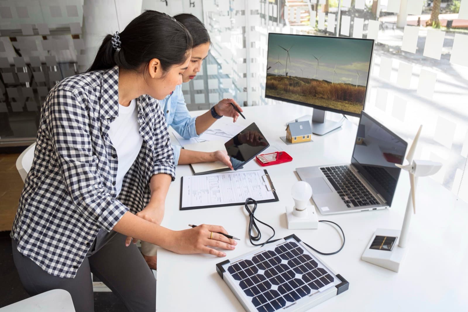 Solar Panel Permits in Florida: What Contractors Need to Know